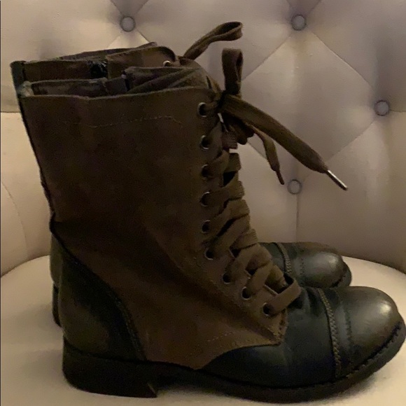 Wanted brand size 6 laced/ zippered boots - Picture 4 of 7